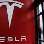 Elon Musk PHK Belasan Ribu Pegawai Tesla, Ada Apa?