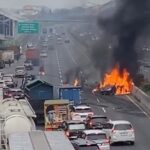 Avanza Terbakar Hebat di Tol Japek, Polisi Beberkan Penyebabnya